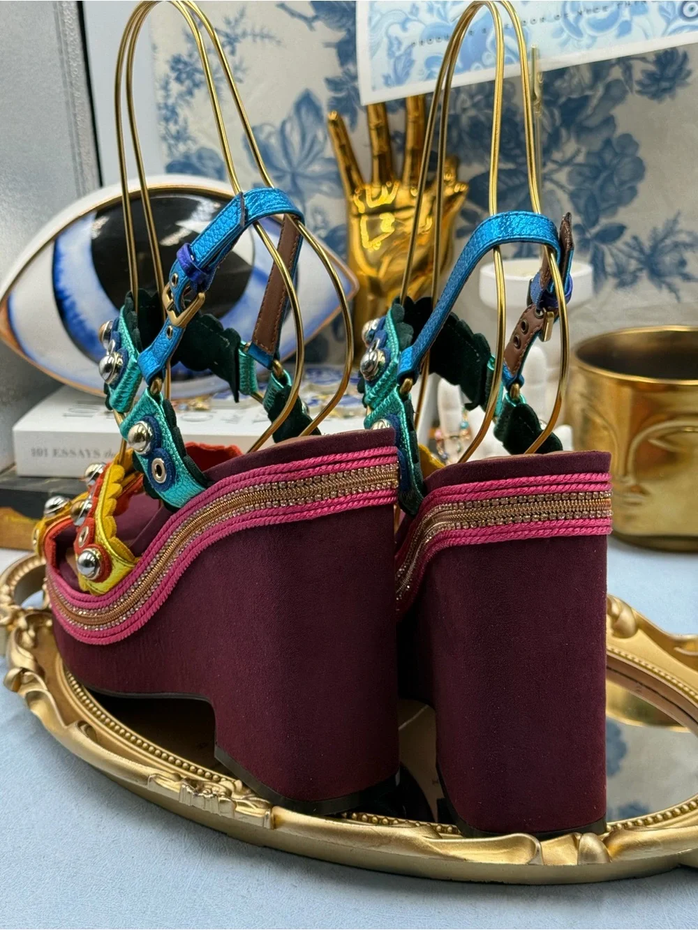 🆕 KURT GEIGER LONDON 🧿 NWOB Scalloped Stud X Wedge Heel Multicolor - Sz 37 US7